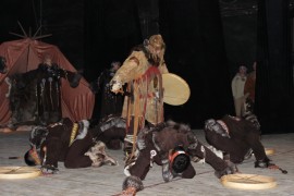 Государственный чукотско-эскимосский ансамбль выступил в Биробиджане (3)
